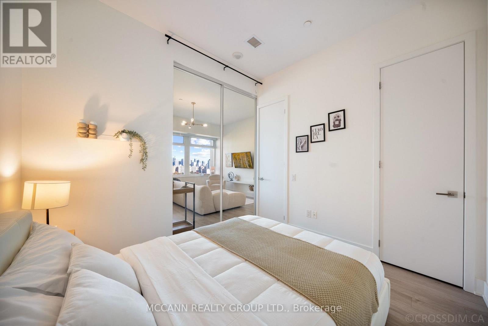 1602- 111 St Clair Avenue West, Toronto, ON photo 17