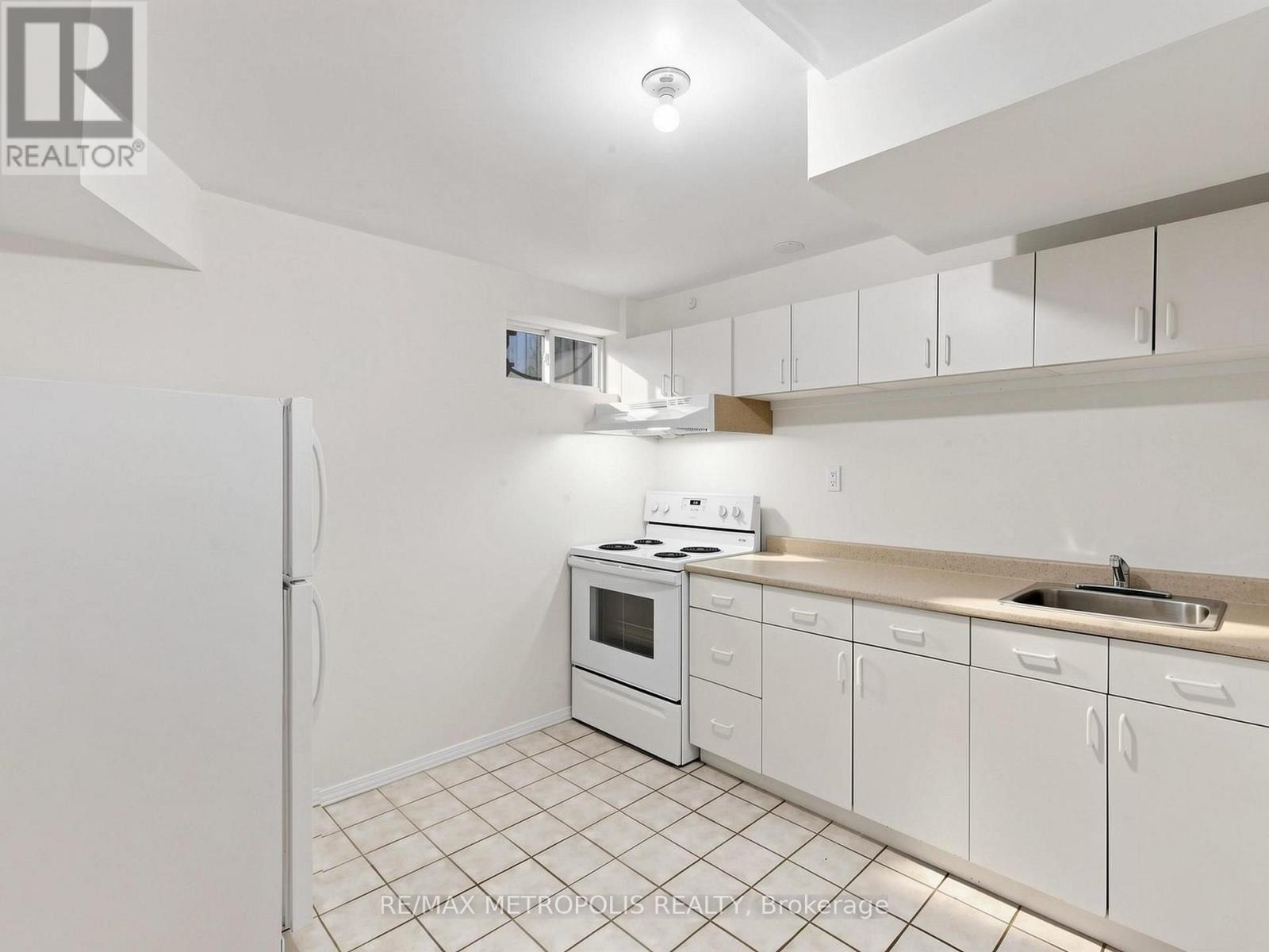 37 Levitt Court, Toronto, ON photo 19
