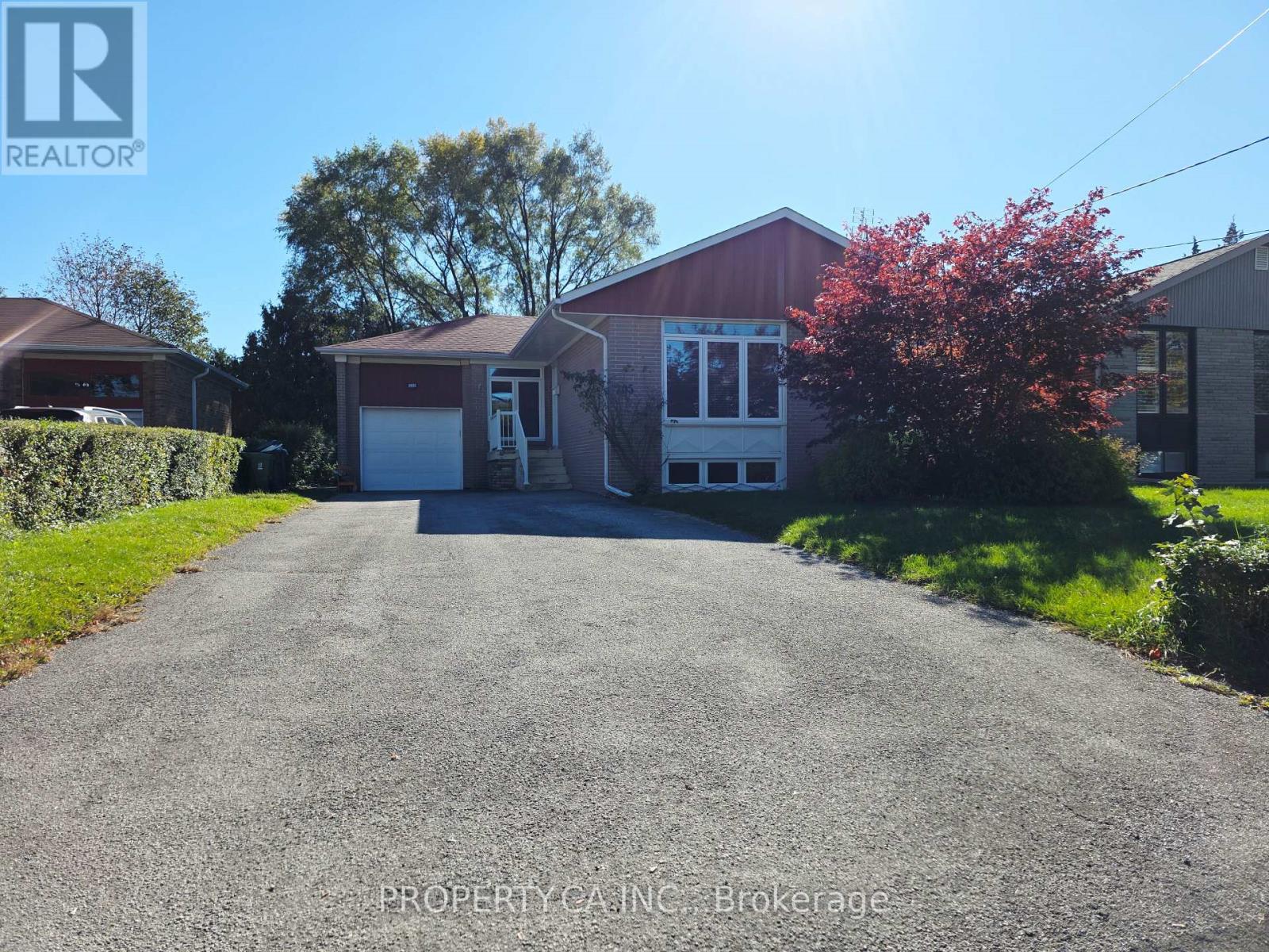 205 SEARLE AVENUE, Toronto (Bathurst Manor)