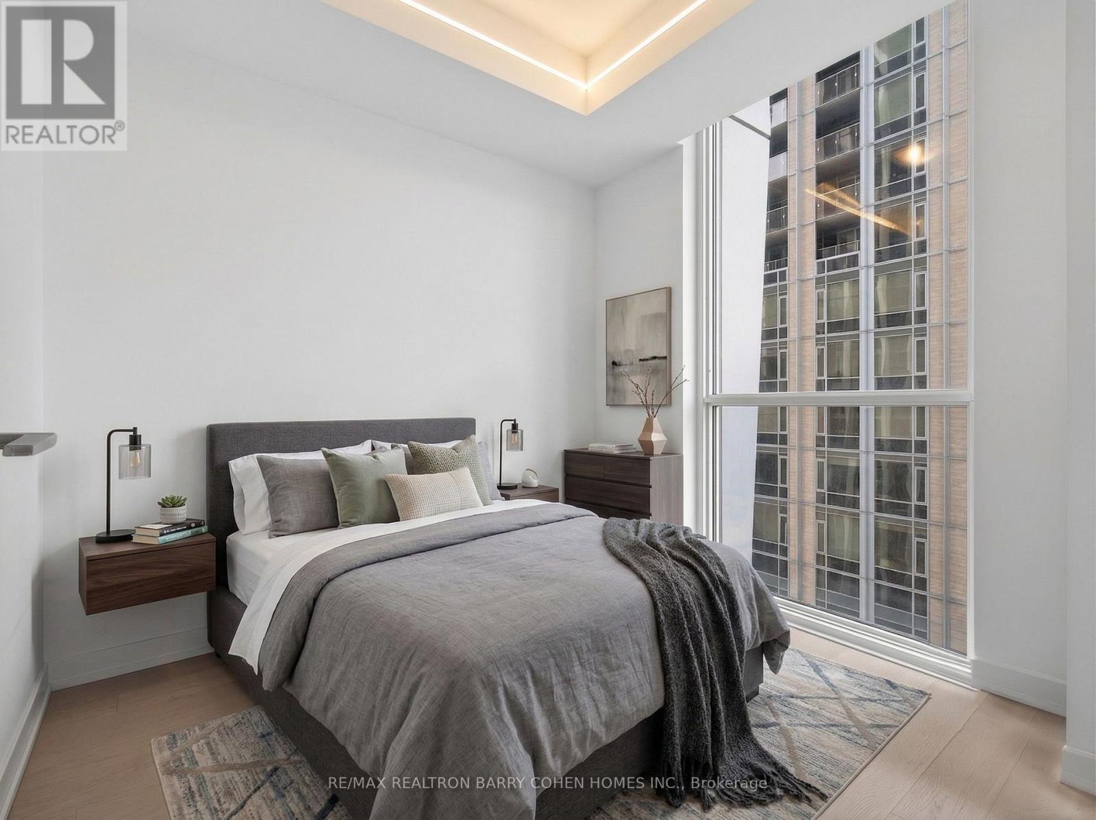 905- 1 Yorkville Avenue, Toronto, ON photo 17