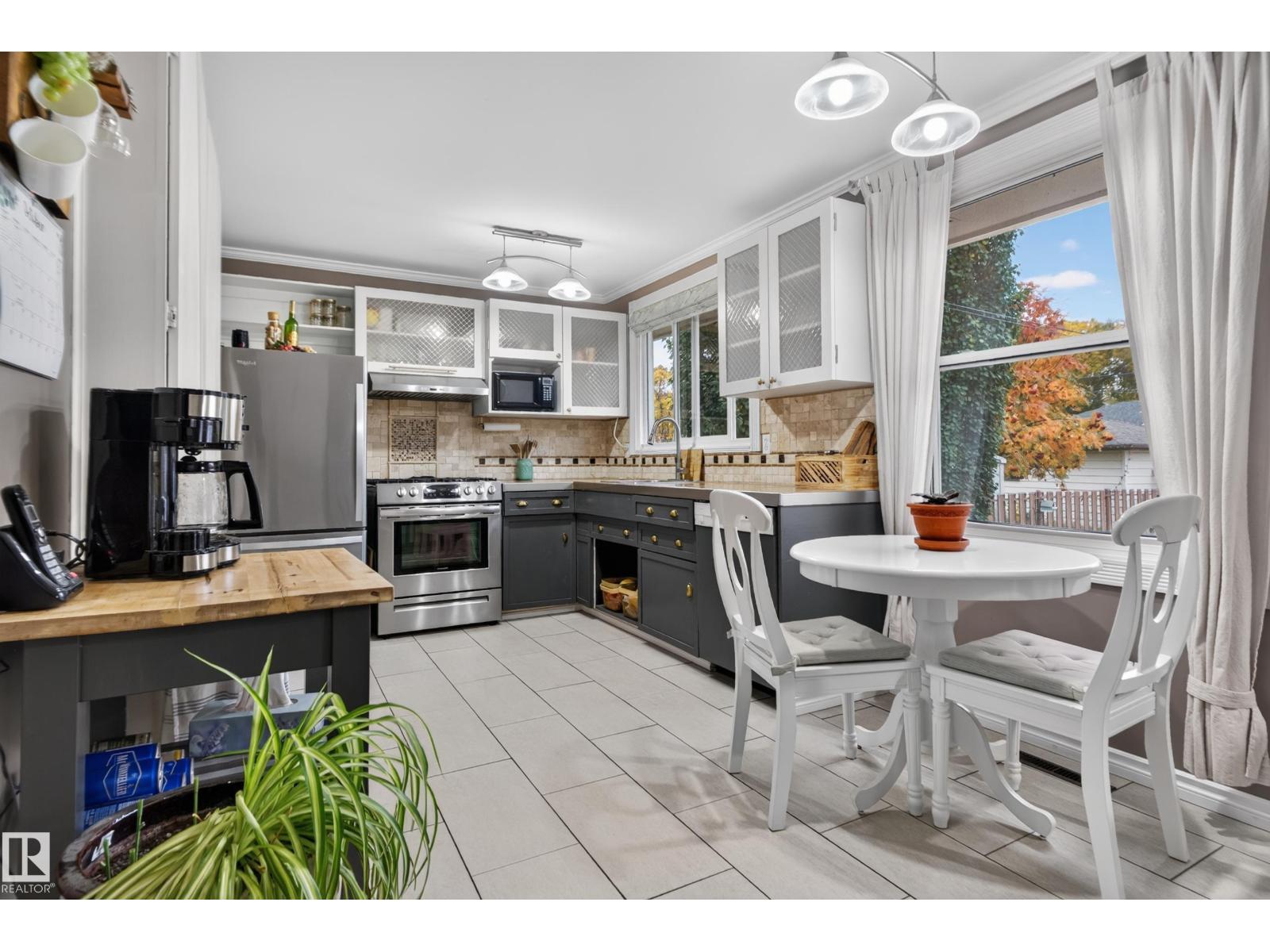 5408 47A ST, photo 9 of 46