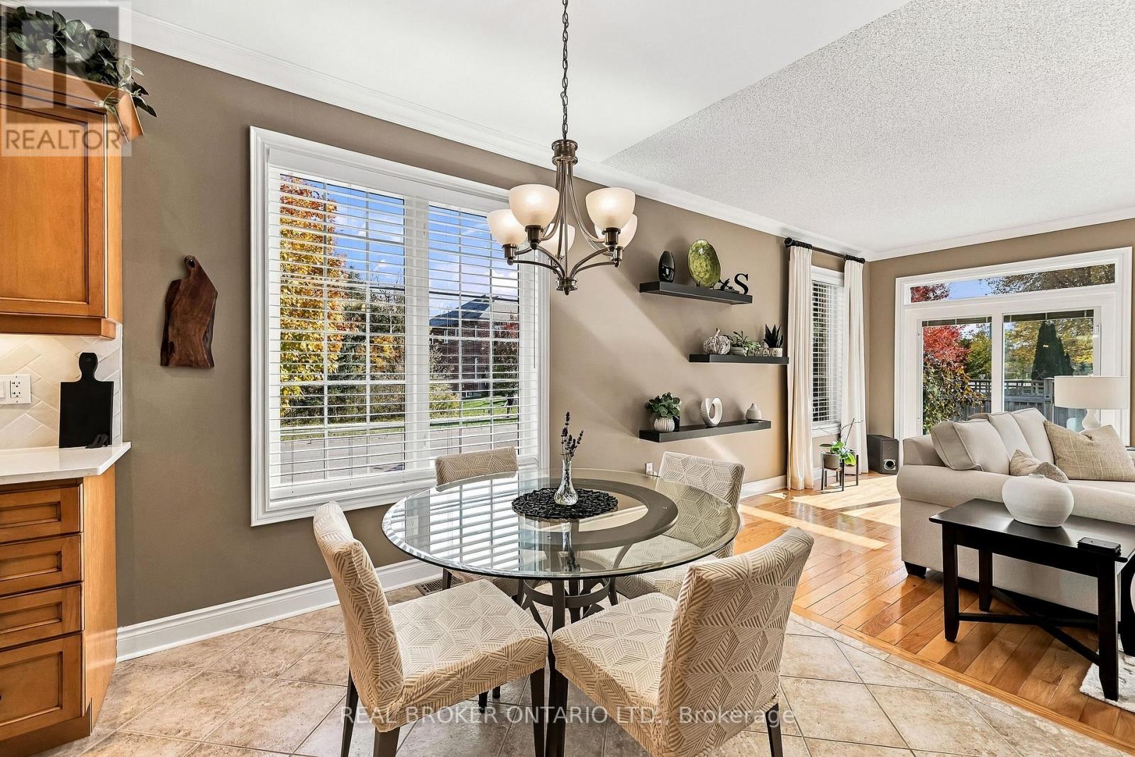 8 Ash Green Lane, Uxbridge, ON photo 13