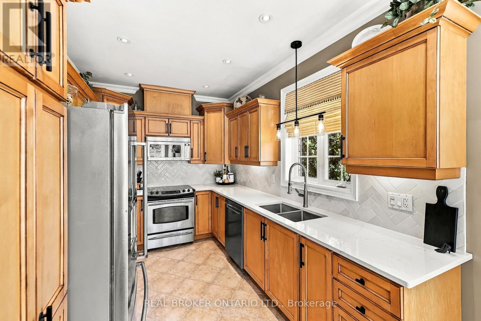 8 Ash Green Lane, Uxbridge, ON photo 15