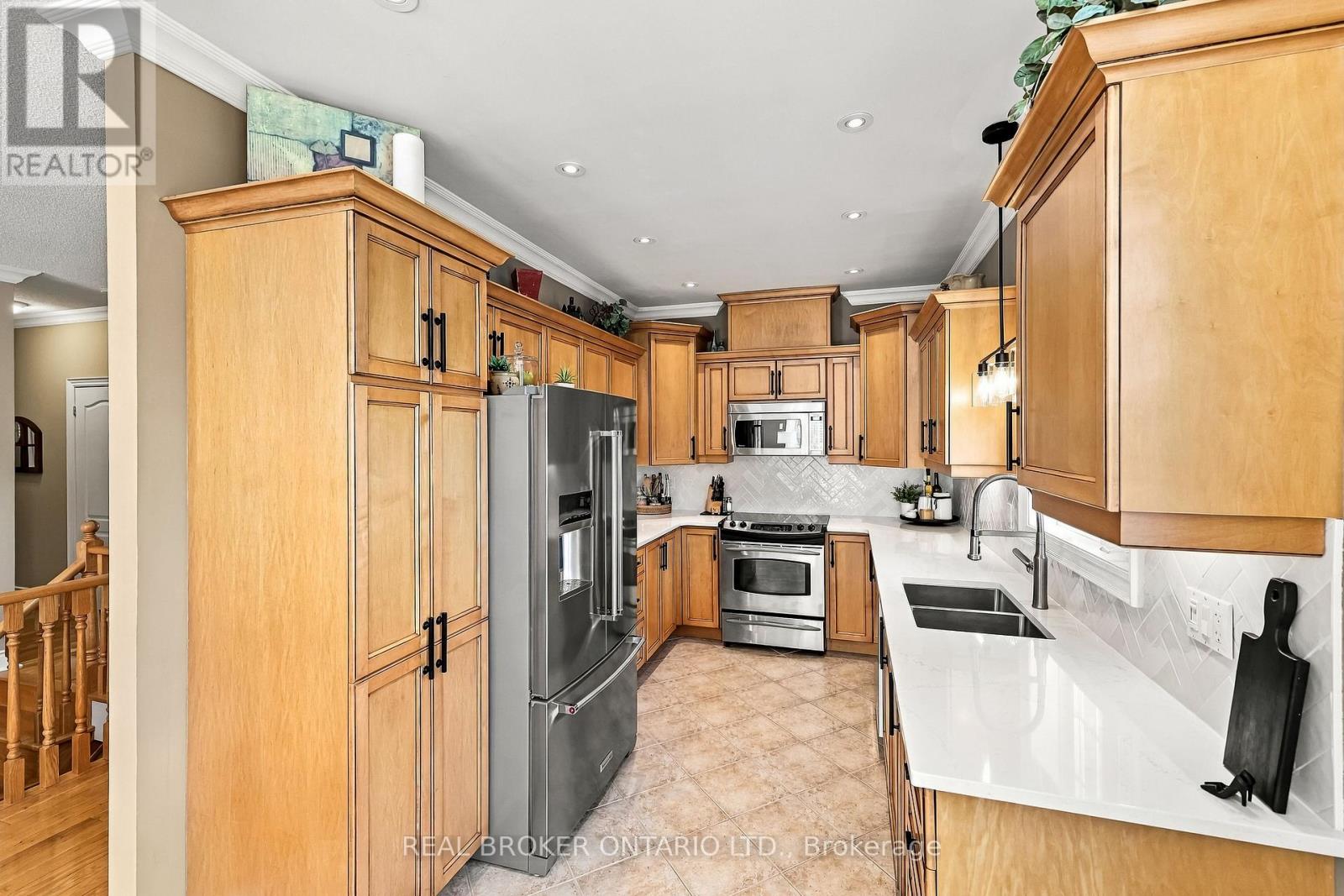 8 Ash Green Lane, Uxbridge, ON photo 16