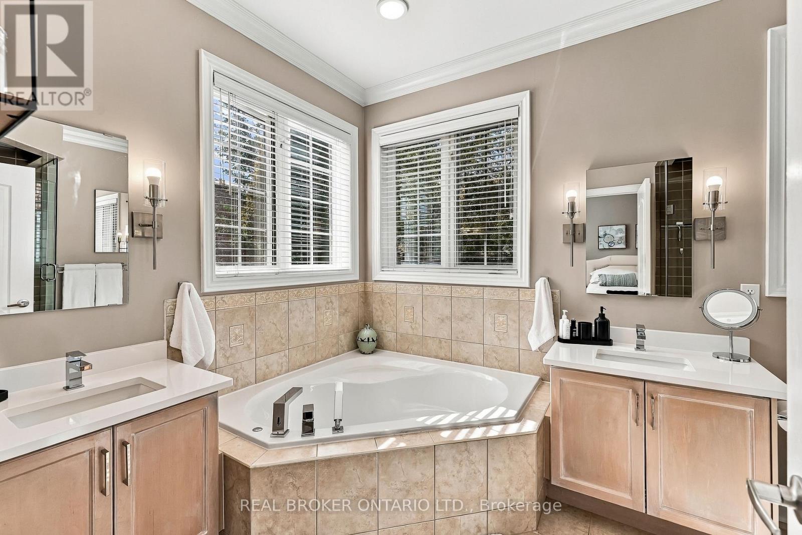 8 Ash Green Lane, Uxbridge, ON photo 23