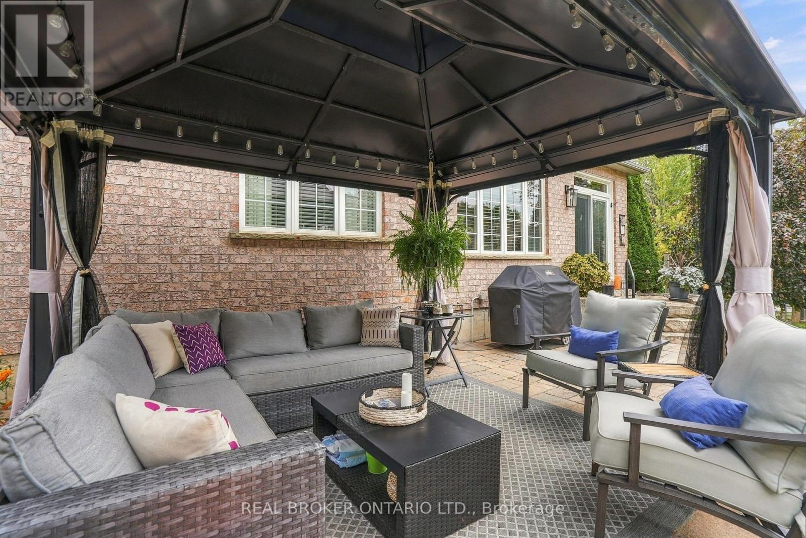 8 Ash Green Lane, Uxbridge, ON photo 30