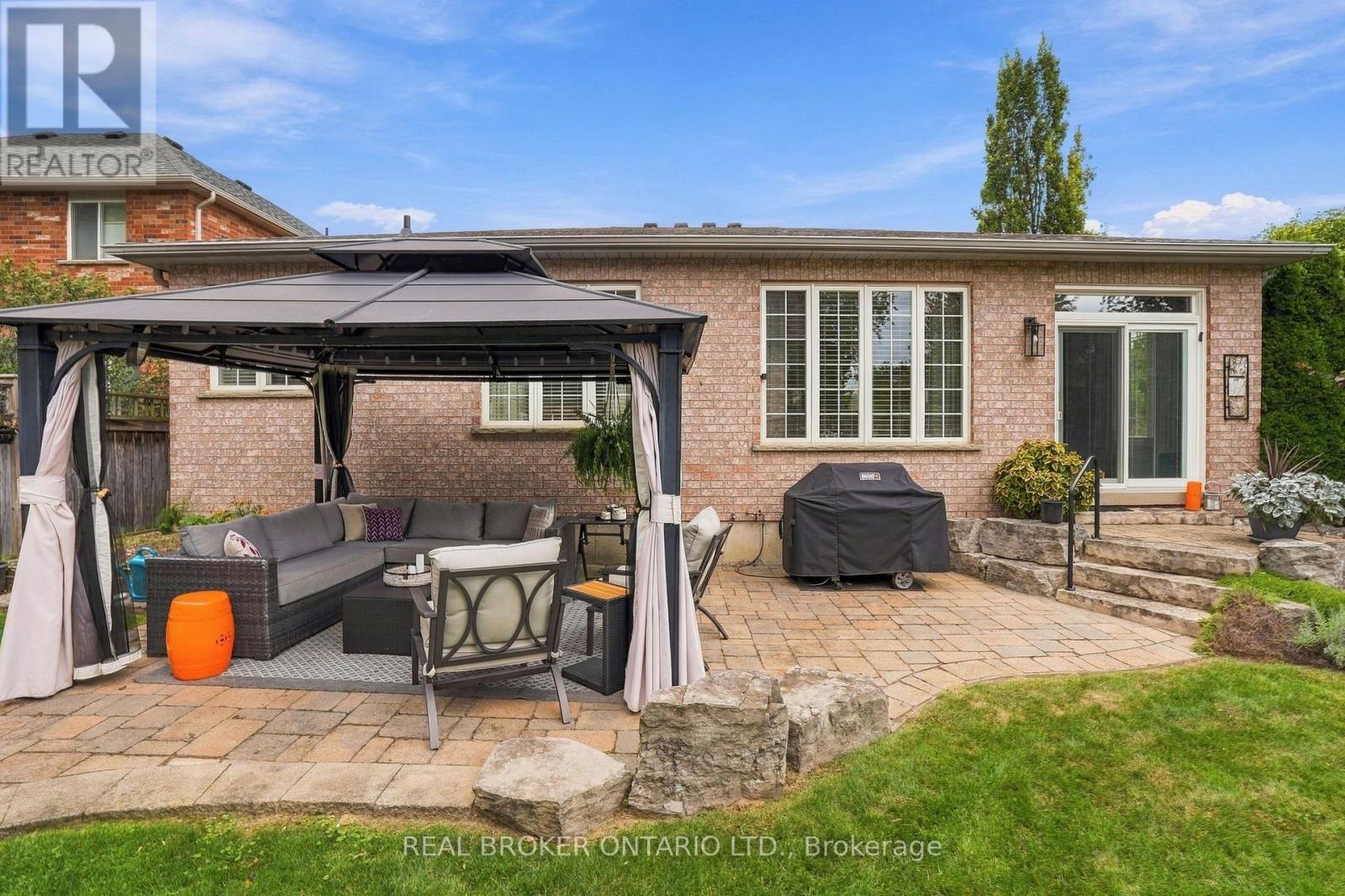 8 Ash Green Lane, Uxbridge, ON photo 31