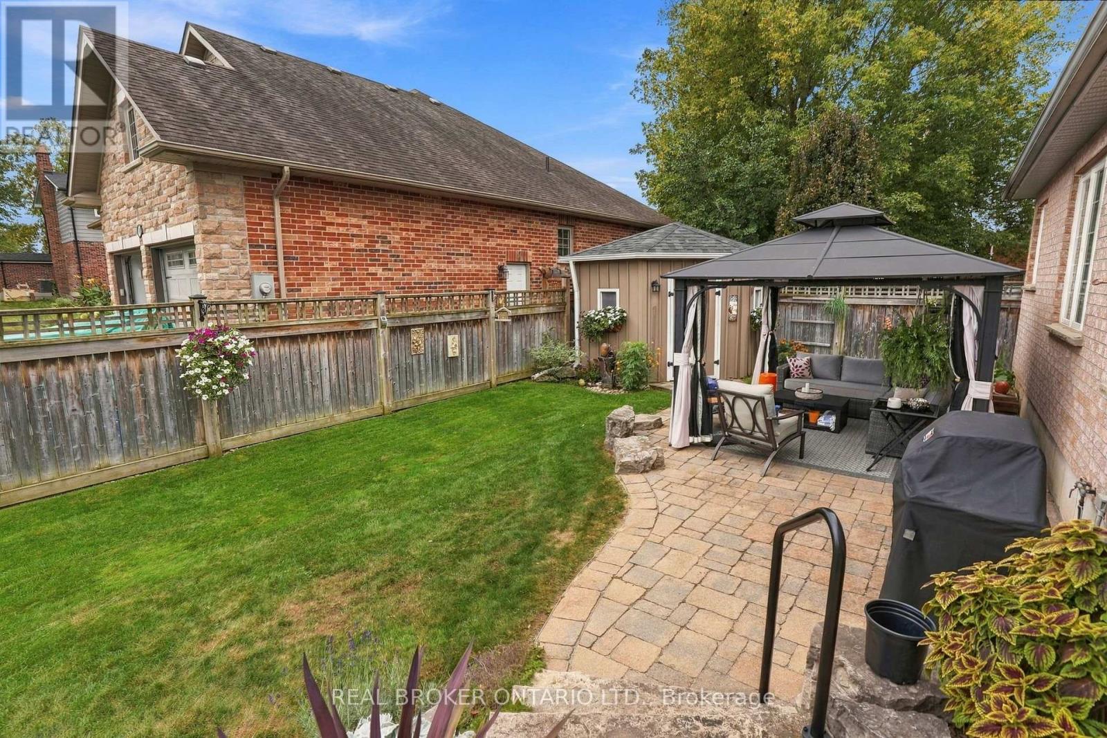 8 Ash Green Lane, Uxbridge, ON photo 37