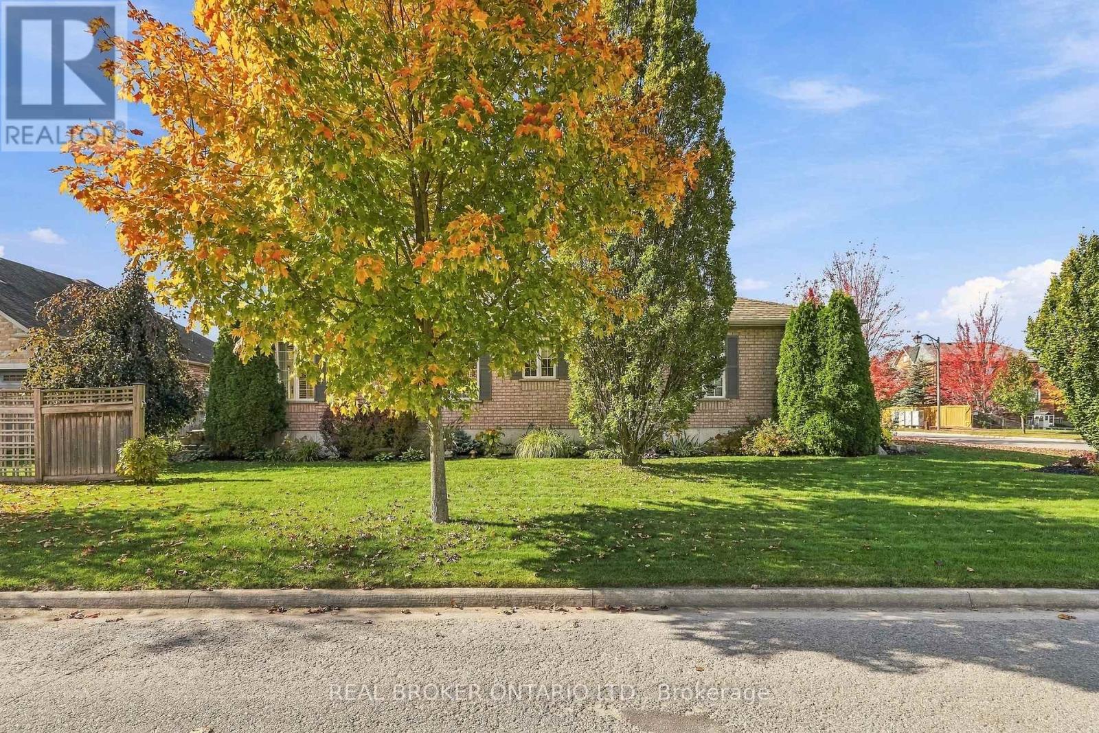 8 Ash Green Lane, Uxbridge, ON photo 41