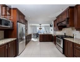 Kitchen - 24 Chip Court, Richmond Hill, ON L4C9G3 Photo 9