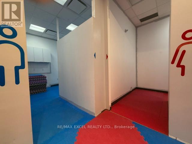 A - 9625 YONGE STREET, Richmond Hill (Harding) — photo 5