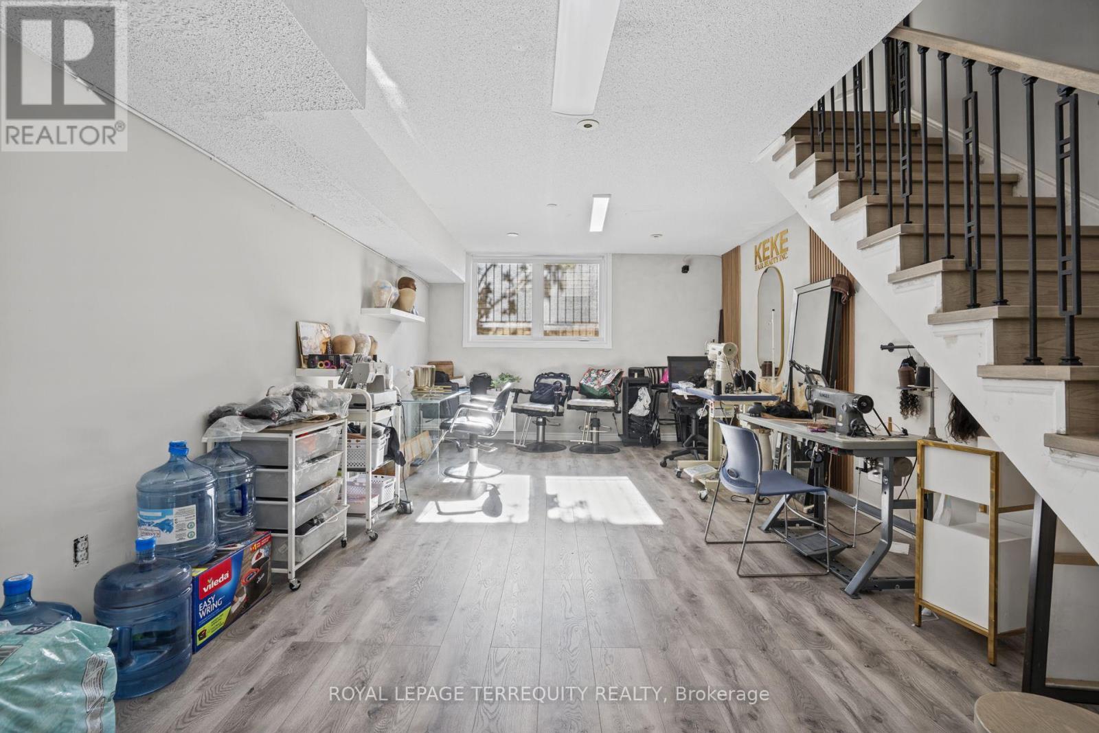 958 THE QUEENSWAY, Toronto (Stonegate-Queensway) — photo 9