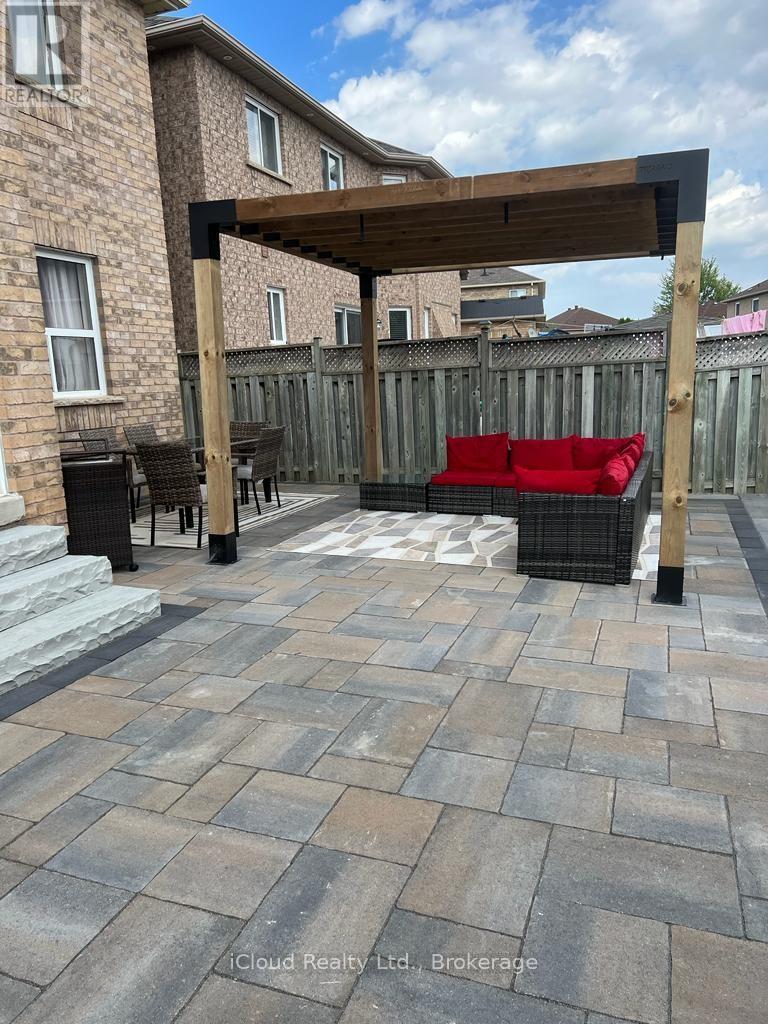 15 Nina Place, Brampton, ON photo 13