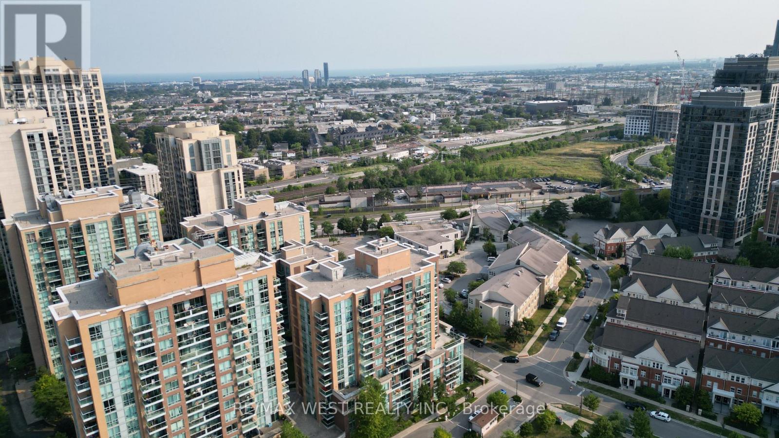 604 - 15 MICHAEL POWER PLACE, Toronto (Islington-City Centre West) — photo 2