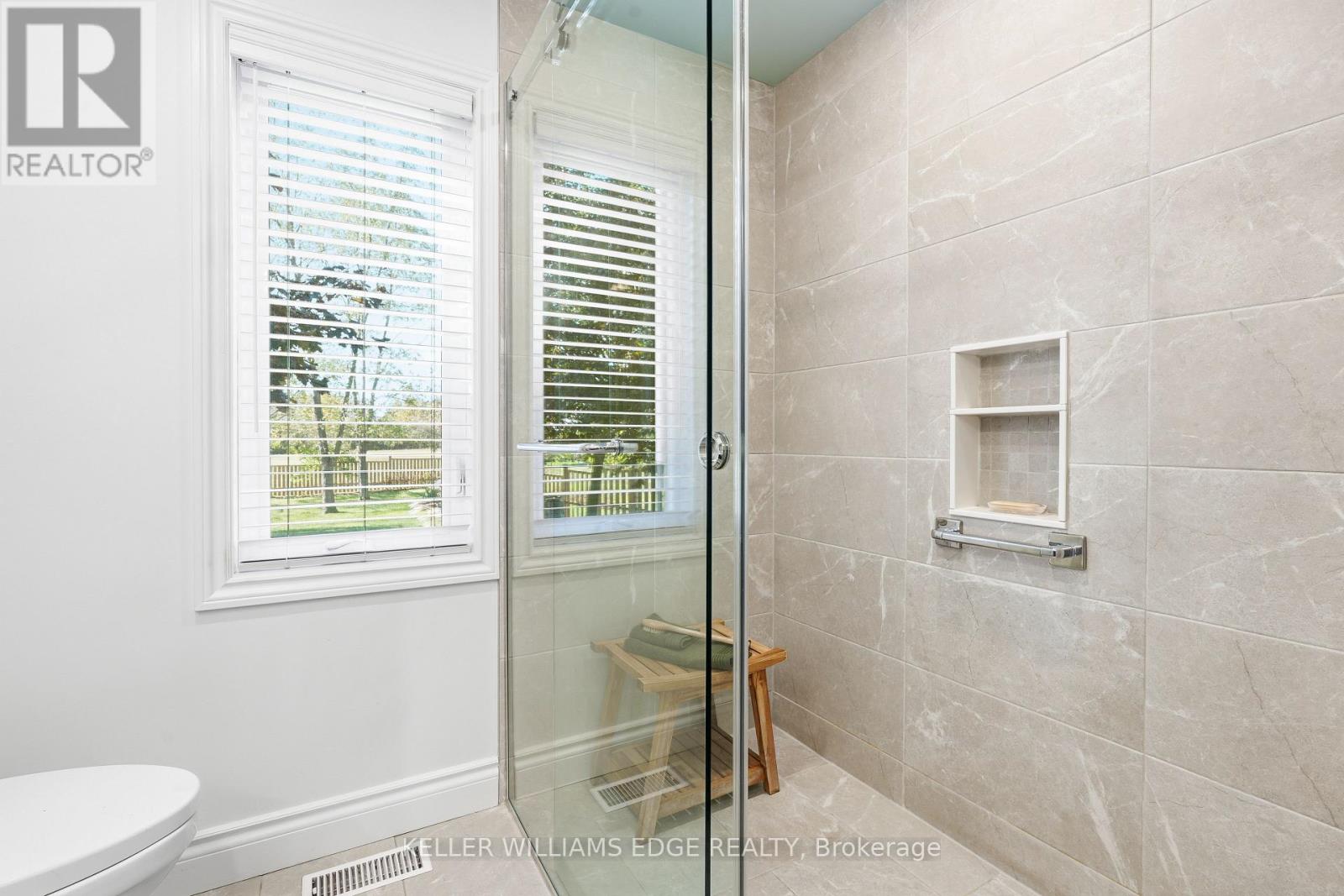 1360 Waterdown Road, Burlington, ON photo 27