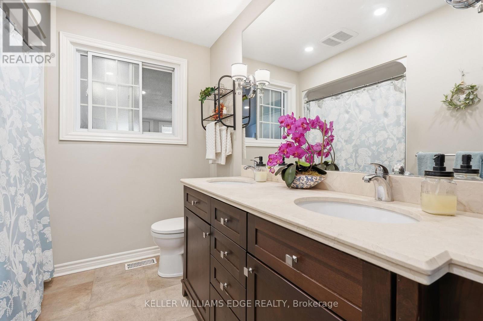 1360 Waterdown Road, Burlington, ON photo 19