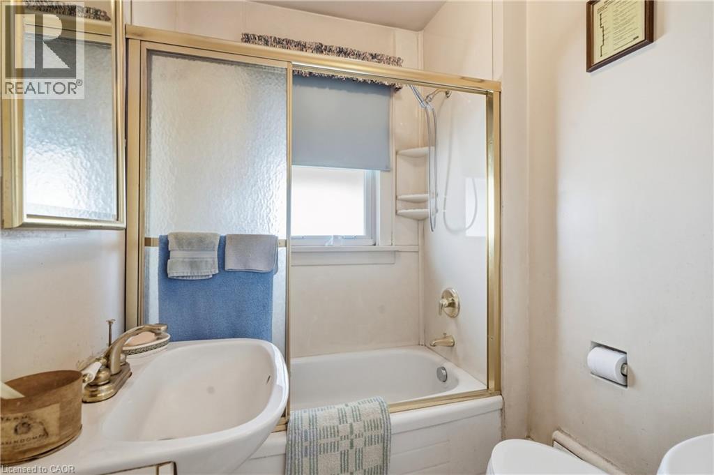 34 PINECREST Avenue, St. Catharines — photo 9