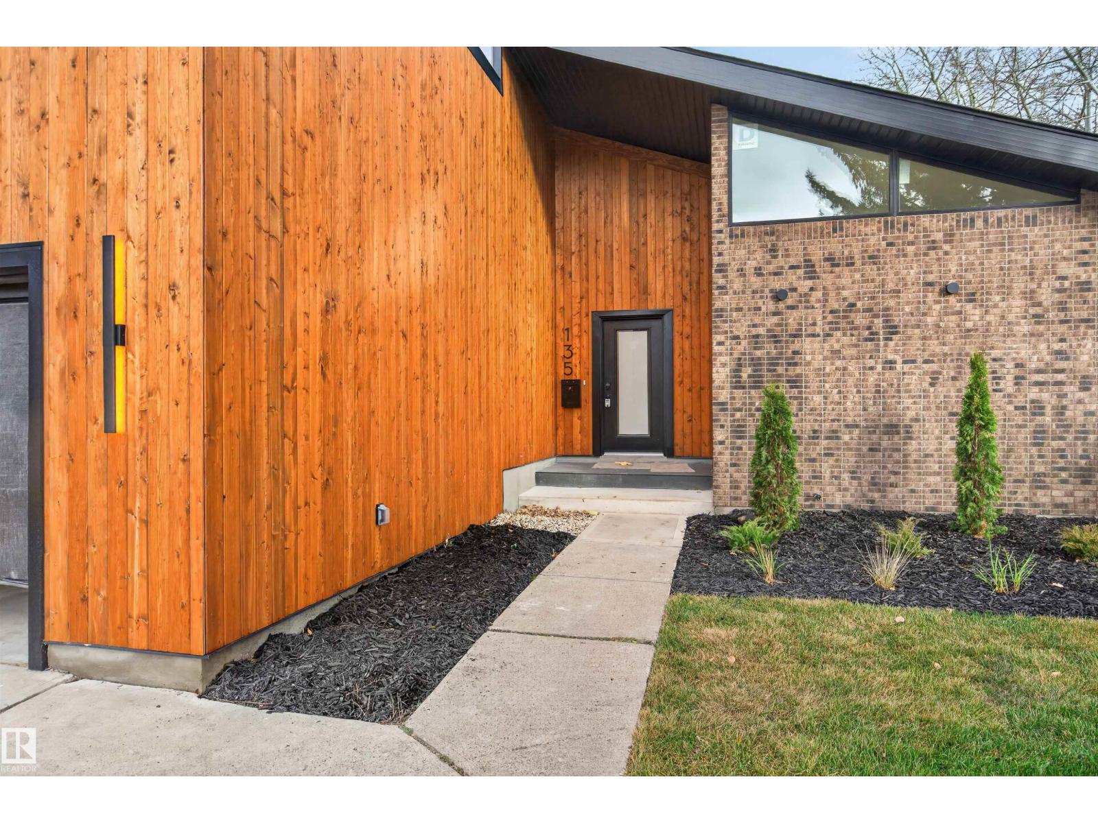135 WALKER RD NW, Edmonton — photo 2
