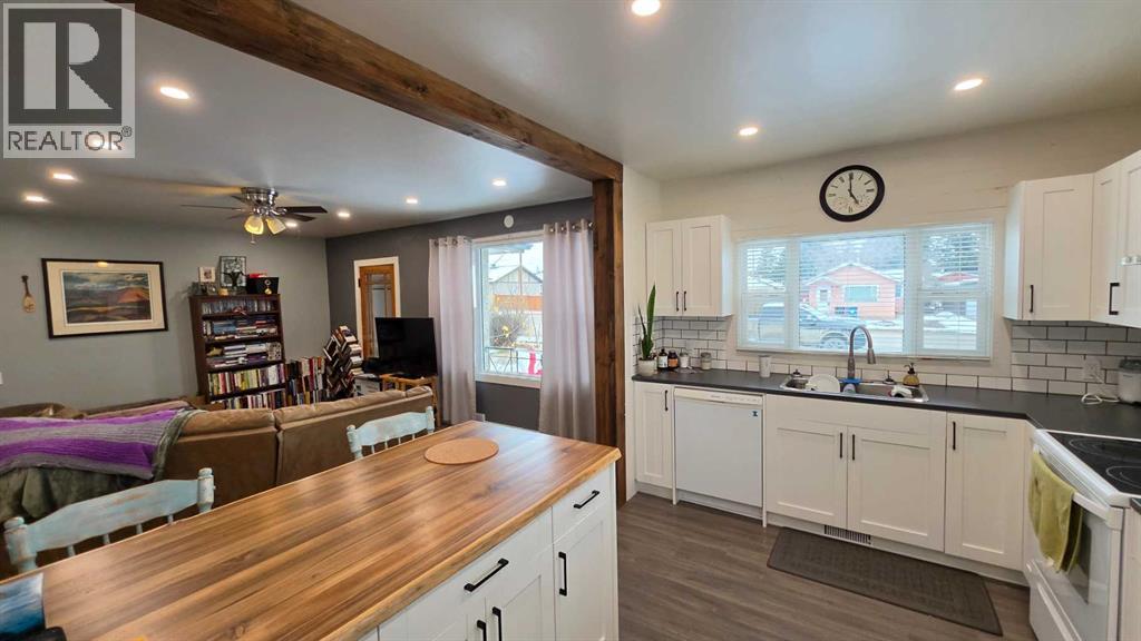 112 2 Avenue NE, Milk River — photo 15