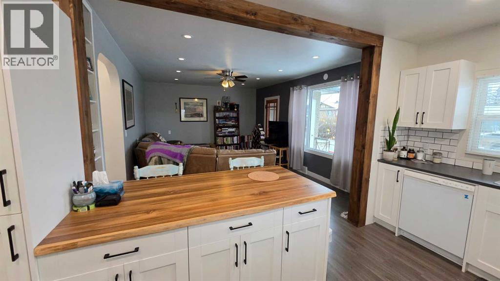 112 2 Avenue NE, Milk River — photo 8