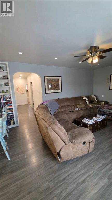 112 2 Avenue NE, Milk River — photo 9