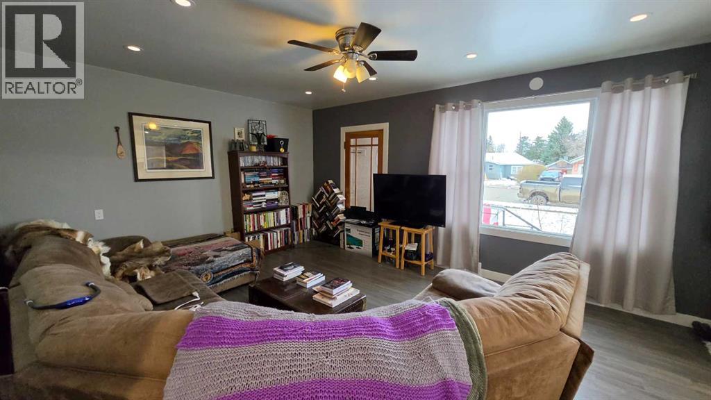 112 2 Avenue NE, Milk River — photo 17