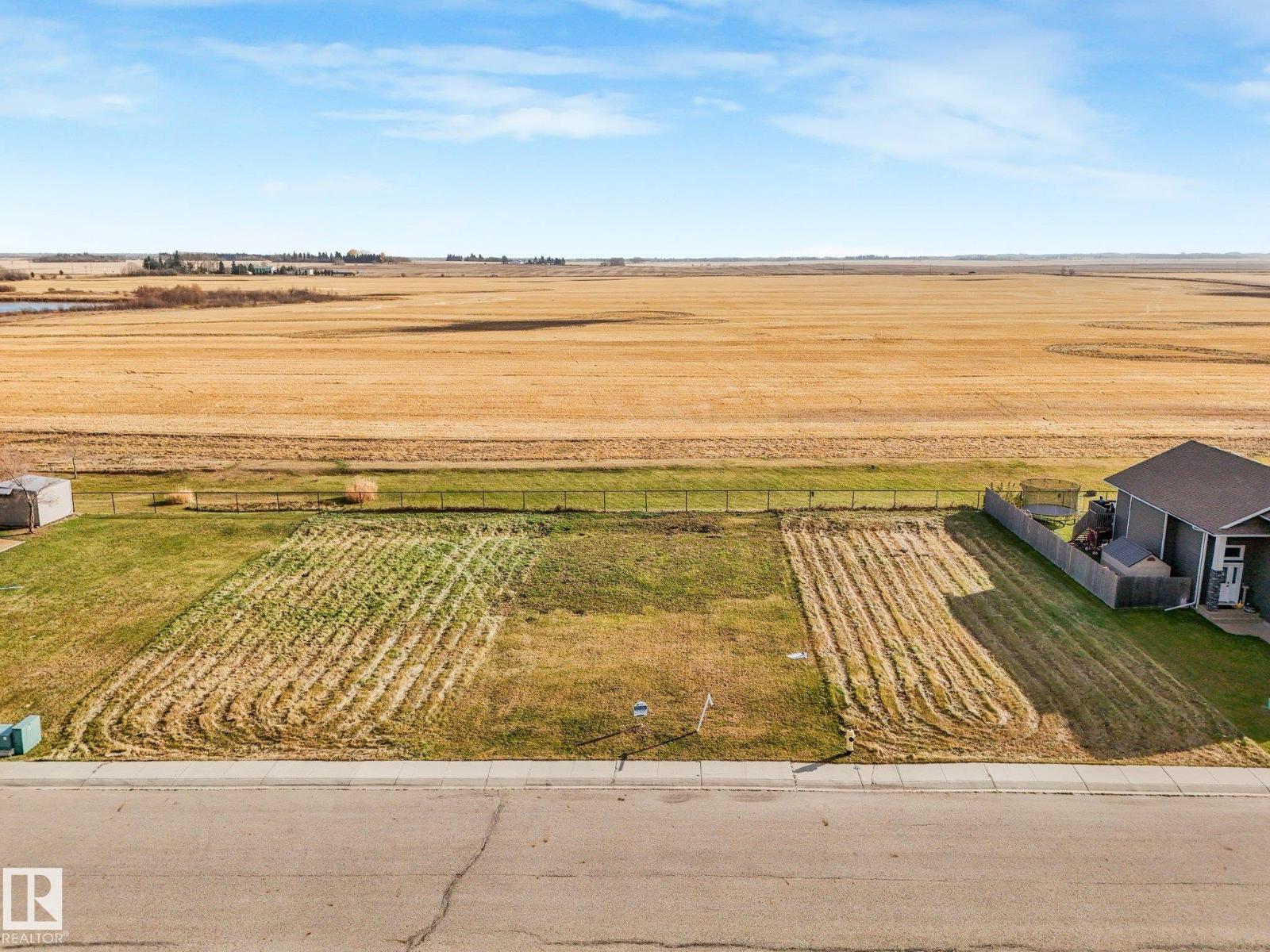 4 MONTEREY ES, Wetaskiwin — photo 2