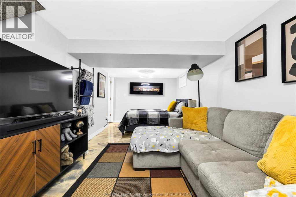 1876 OLIVE ROAD - 27