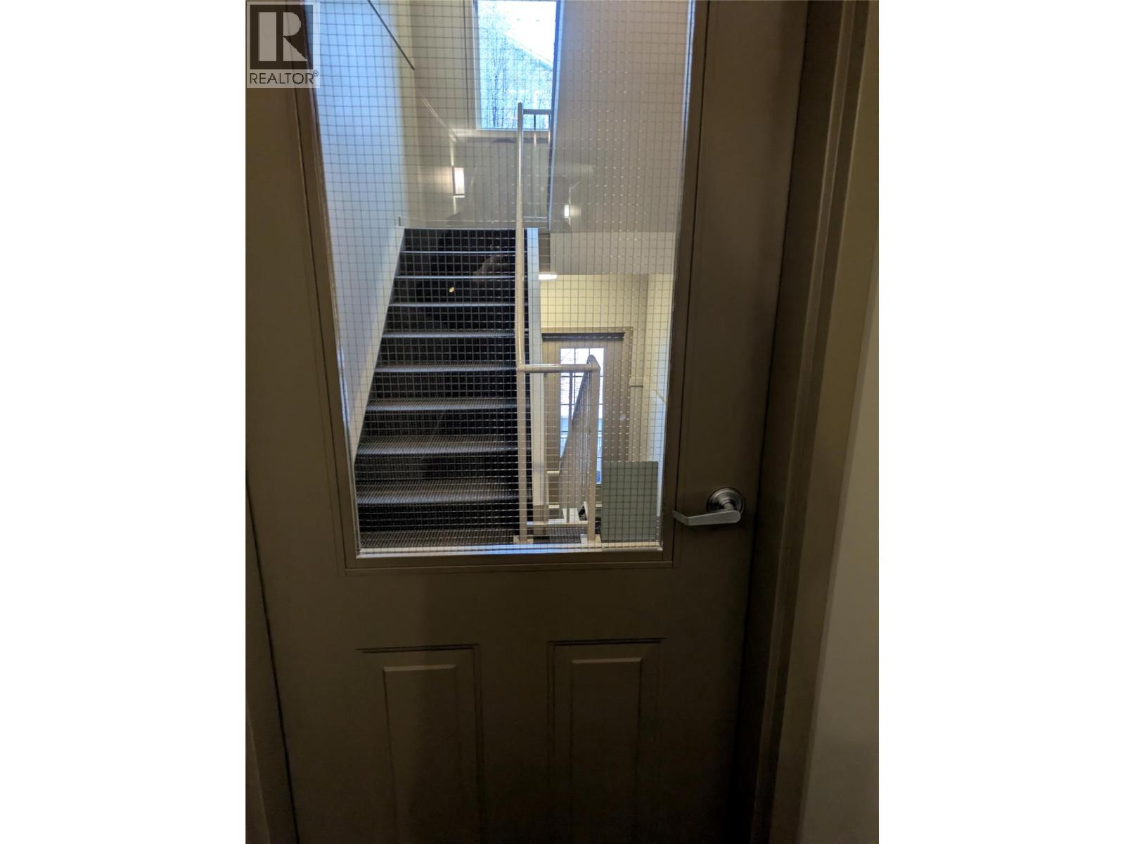 203 688 Lequime Road, Kelowna
