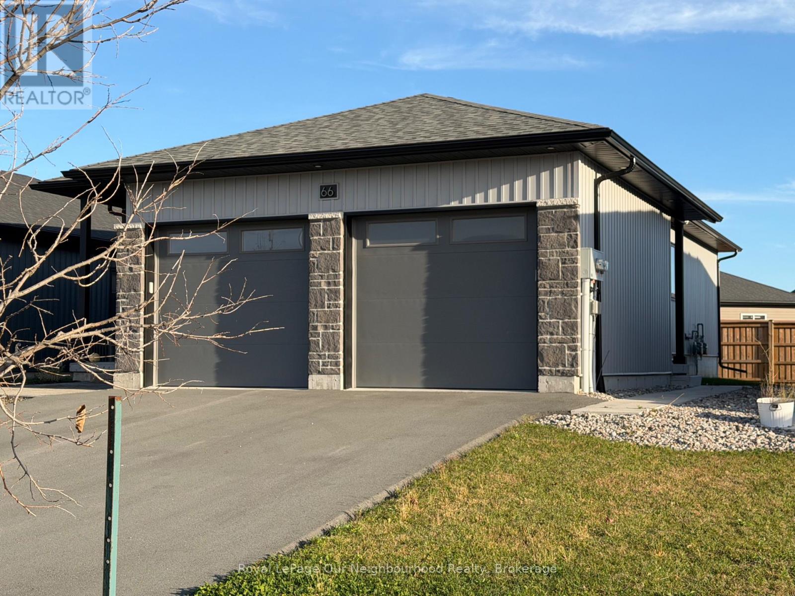 66 HASTINGS PARK DRIVE, Belleville (Belleville Ward) — photo 2
