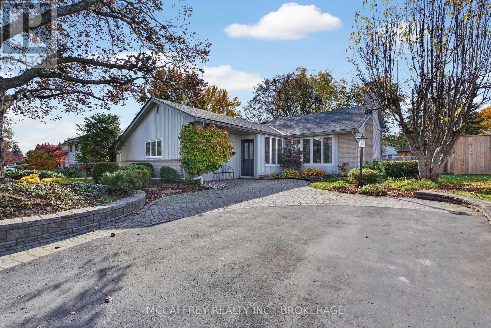 8 KELLER DRIVE, Belleville (Belleville Ward) — photo 3