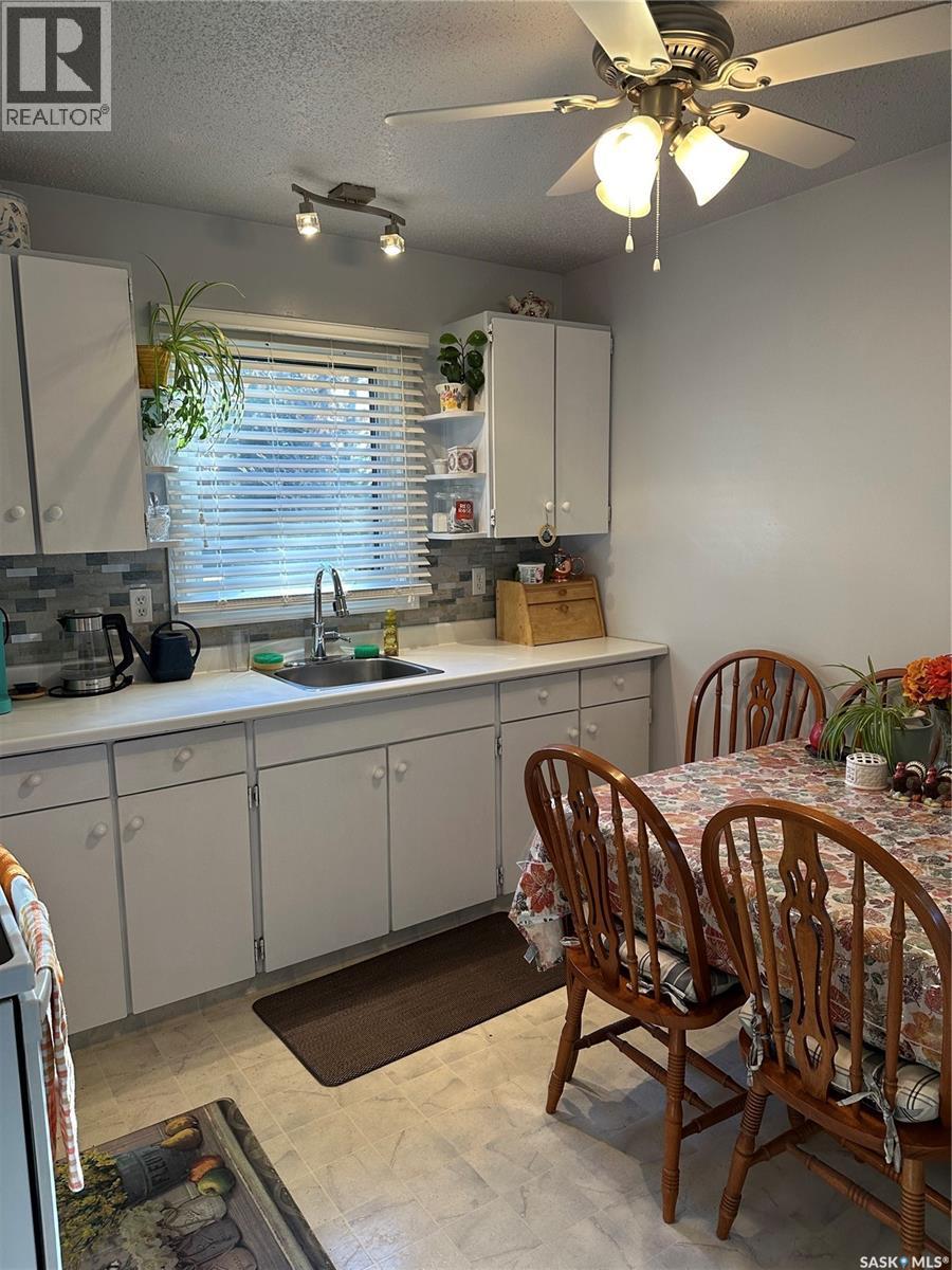 1131 MACKLEM DRIVE, Saskatoon Saskatchewan — photo 9