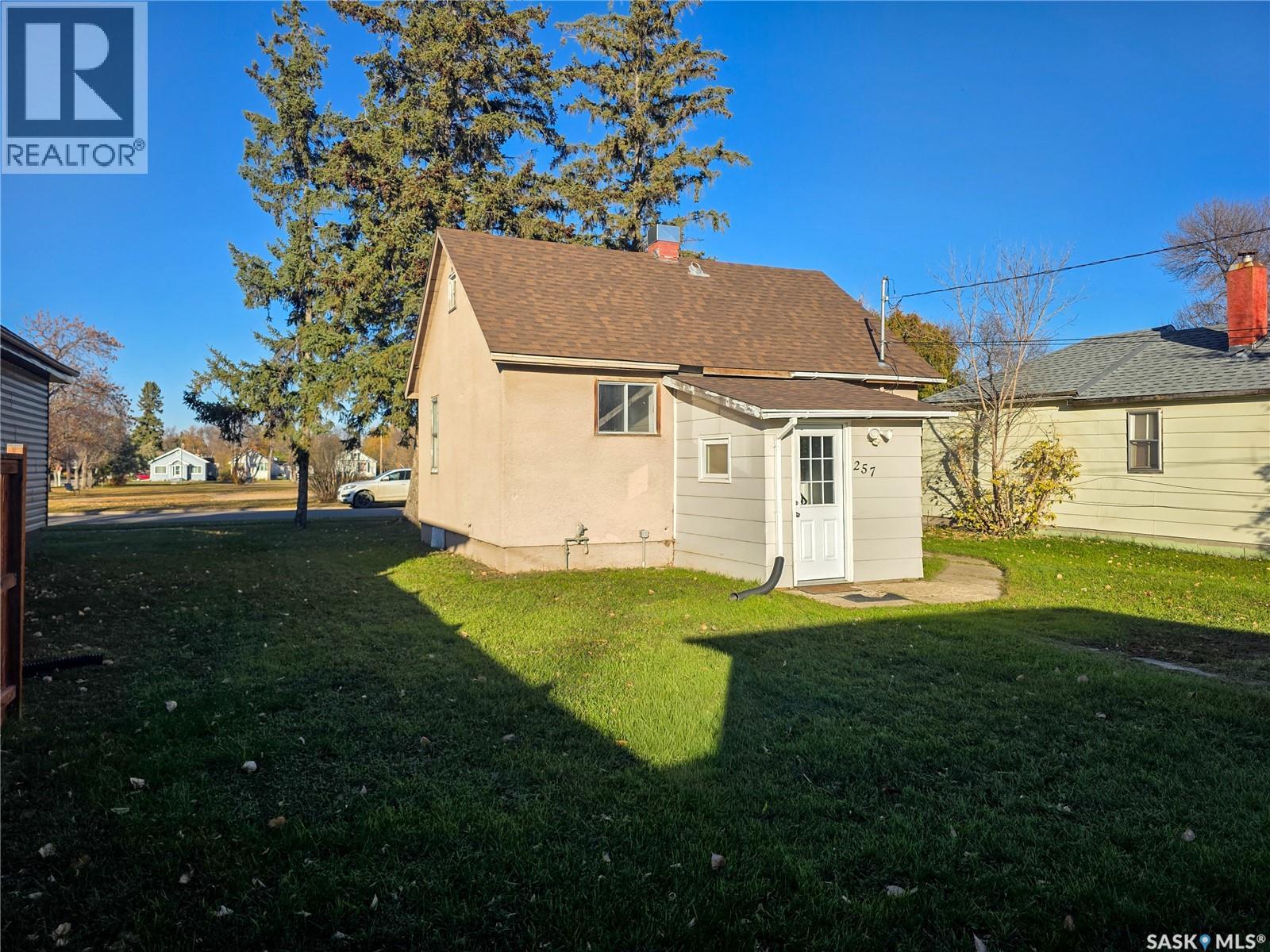 257 6th AVENUE W, Melville — photo 3