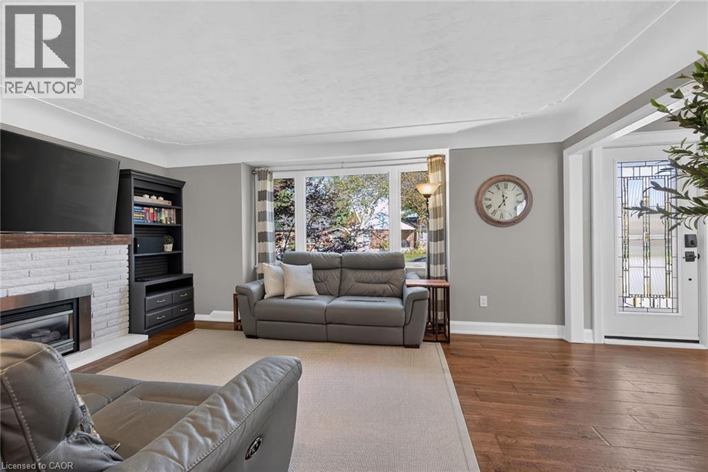 10 MULOCK Avenue - 20
