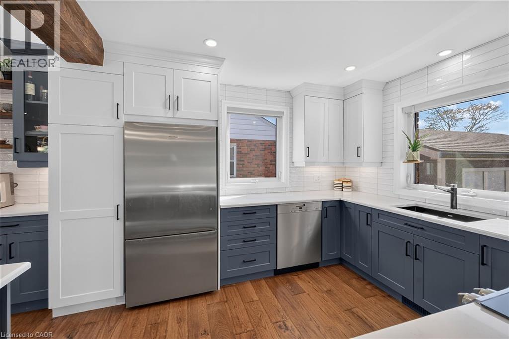 10 MULOCK Avenue - 9