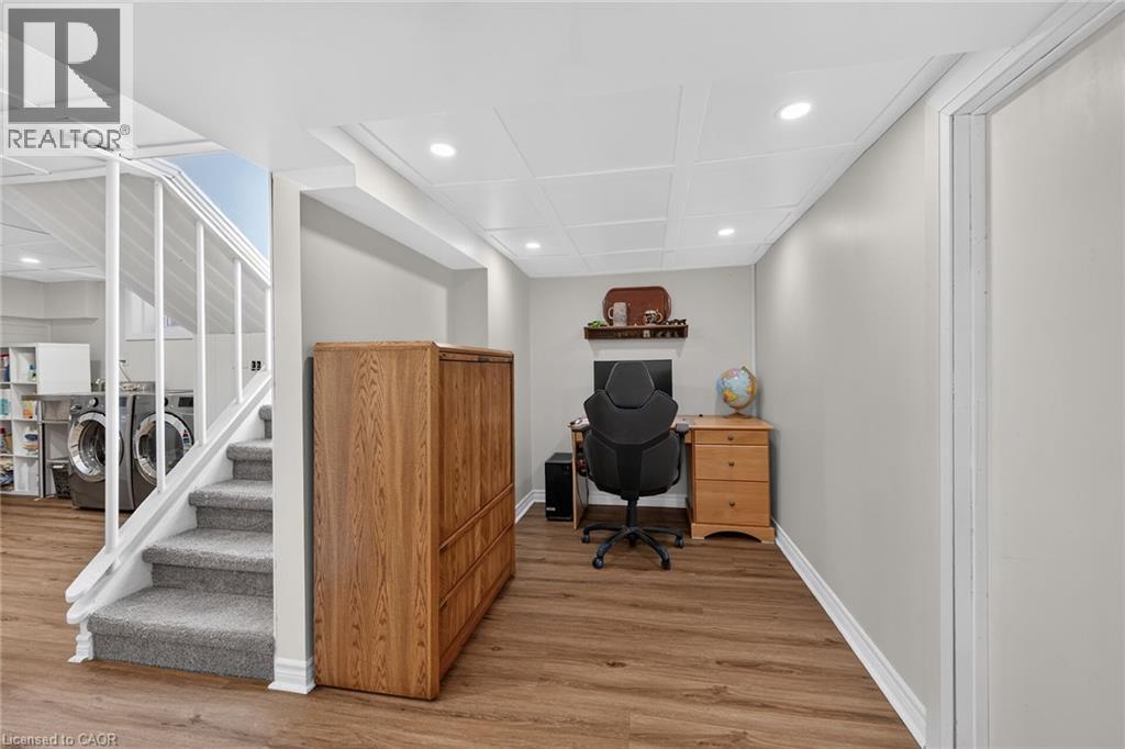 10 MULOCK Avenue - 34
