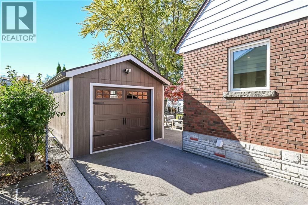 10 MULOCK Avenue - 39