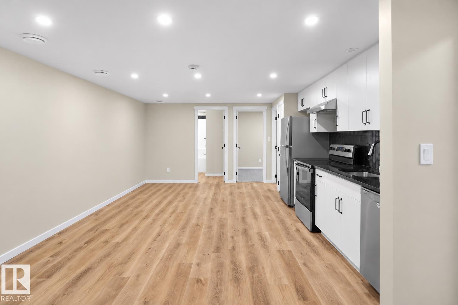 7100 51 AV, photo 42 of 57