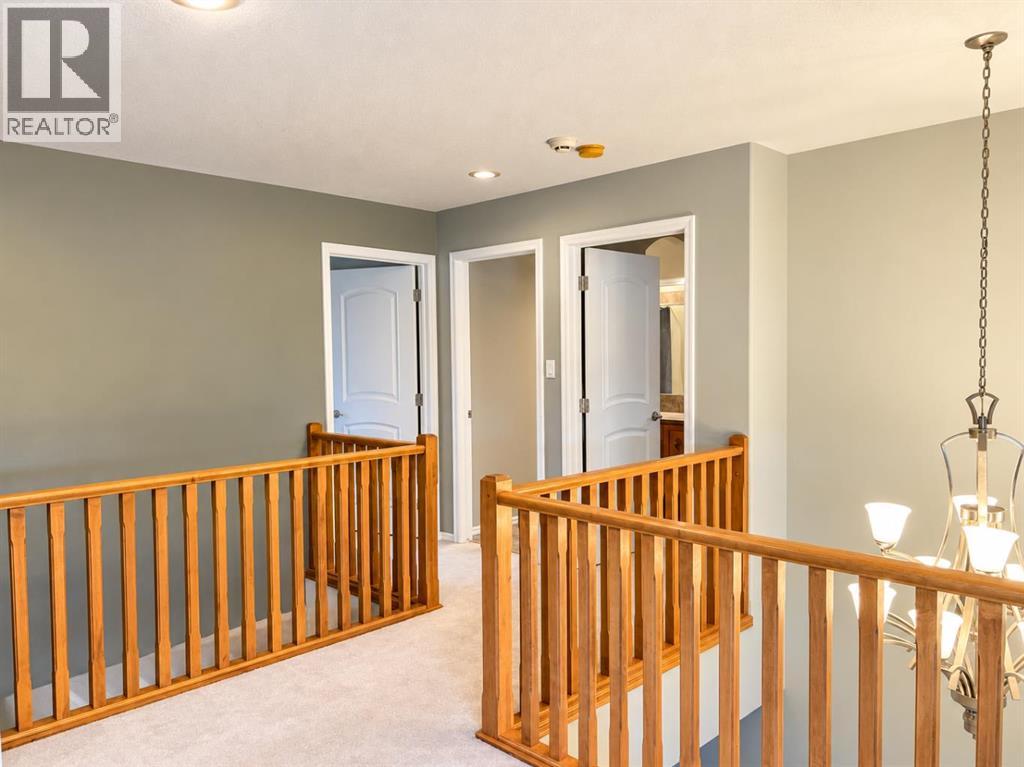 198 Grizzly Terrace N, photo 22 of 48