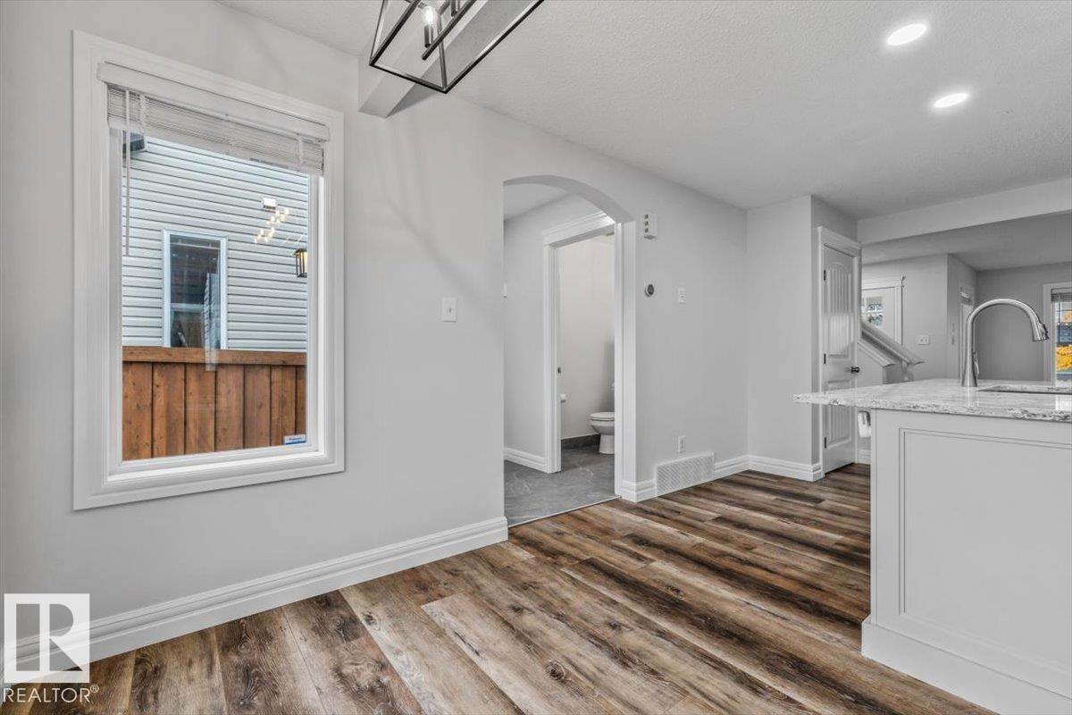 Property photograph 13 for MLS E4514286