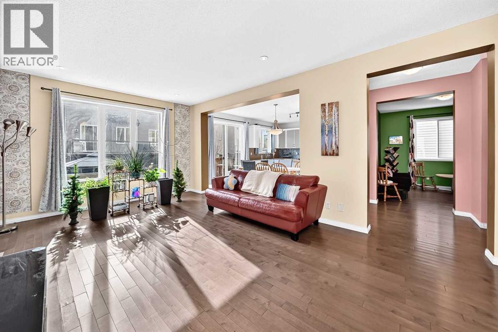 138 Windwood Grove SW, photo 6 of 37