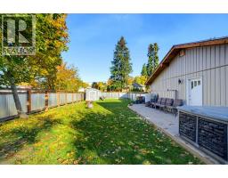 Living room - 280 5 Avenue Se, Salmon Arm, BC V1E4G7 Photo 7