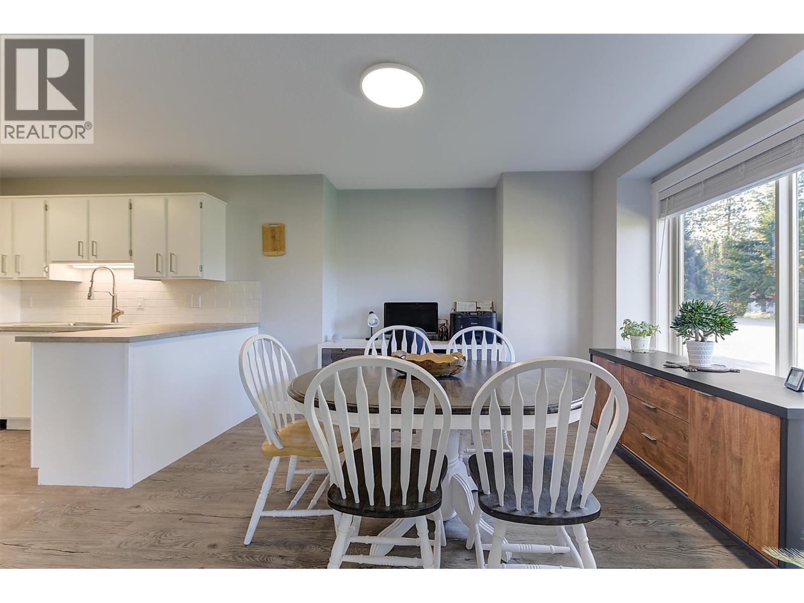  2218 Golf Course Drive, West Kelowna