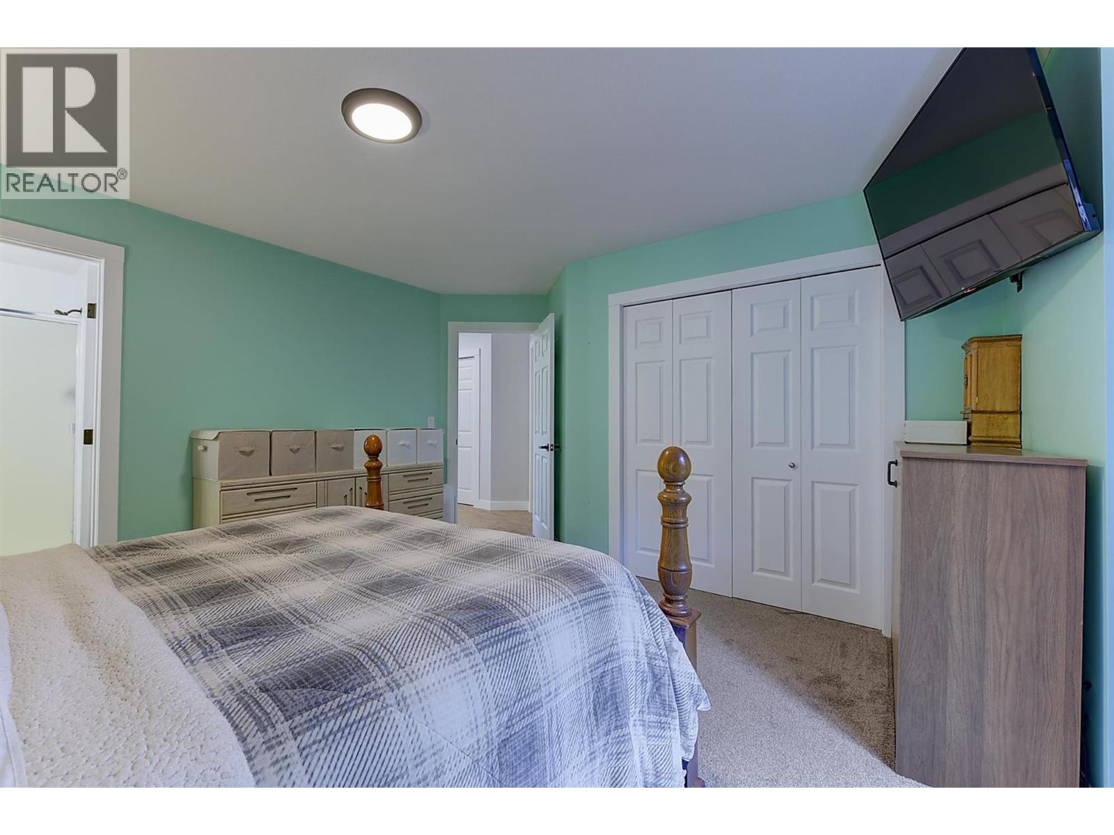  2218 Golf Course Drive, West Kelowna