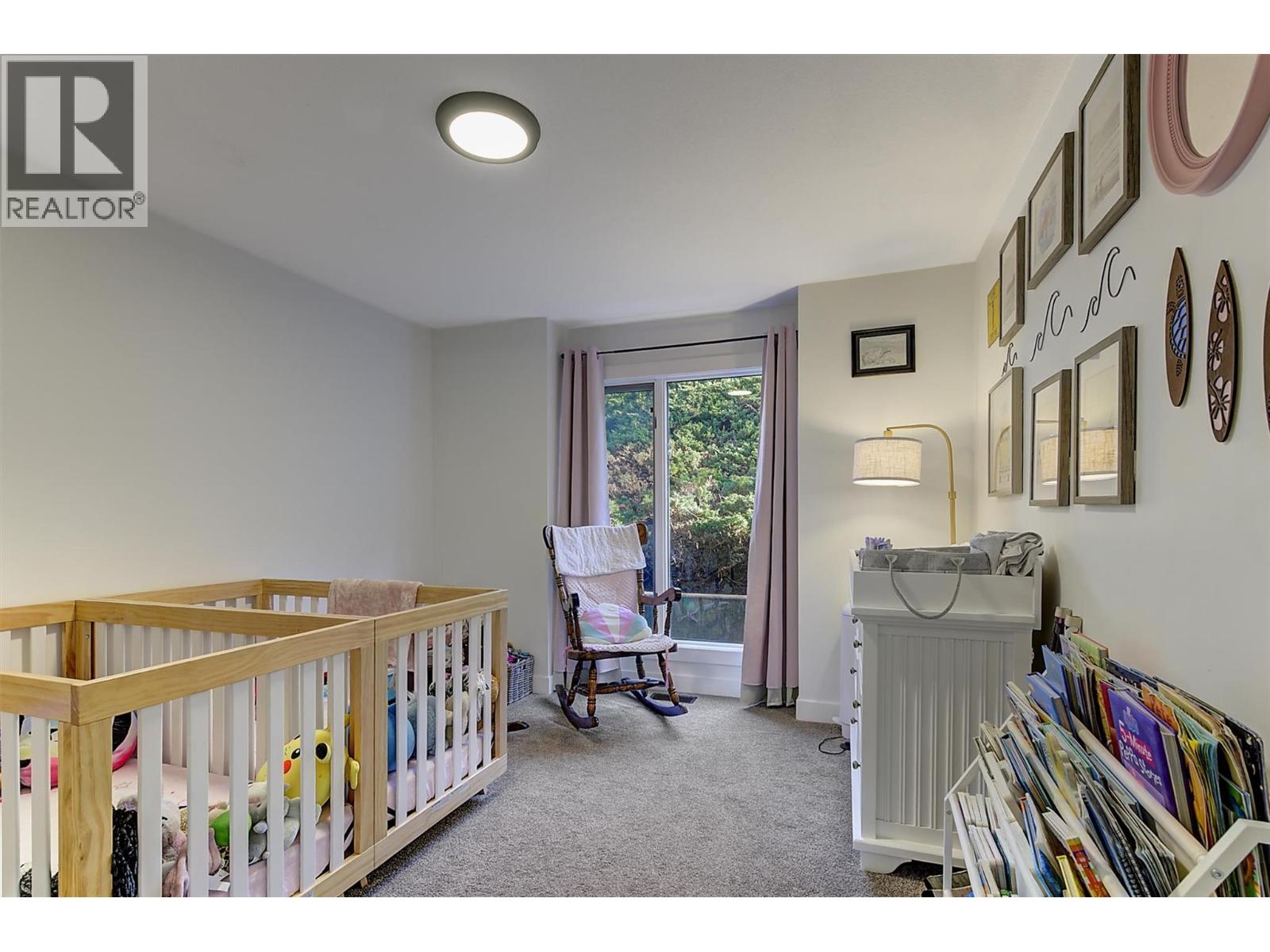  2218 Golf Course Drive, West Kelowna