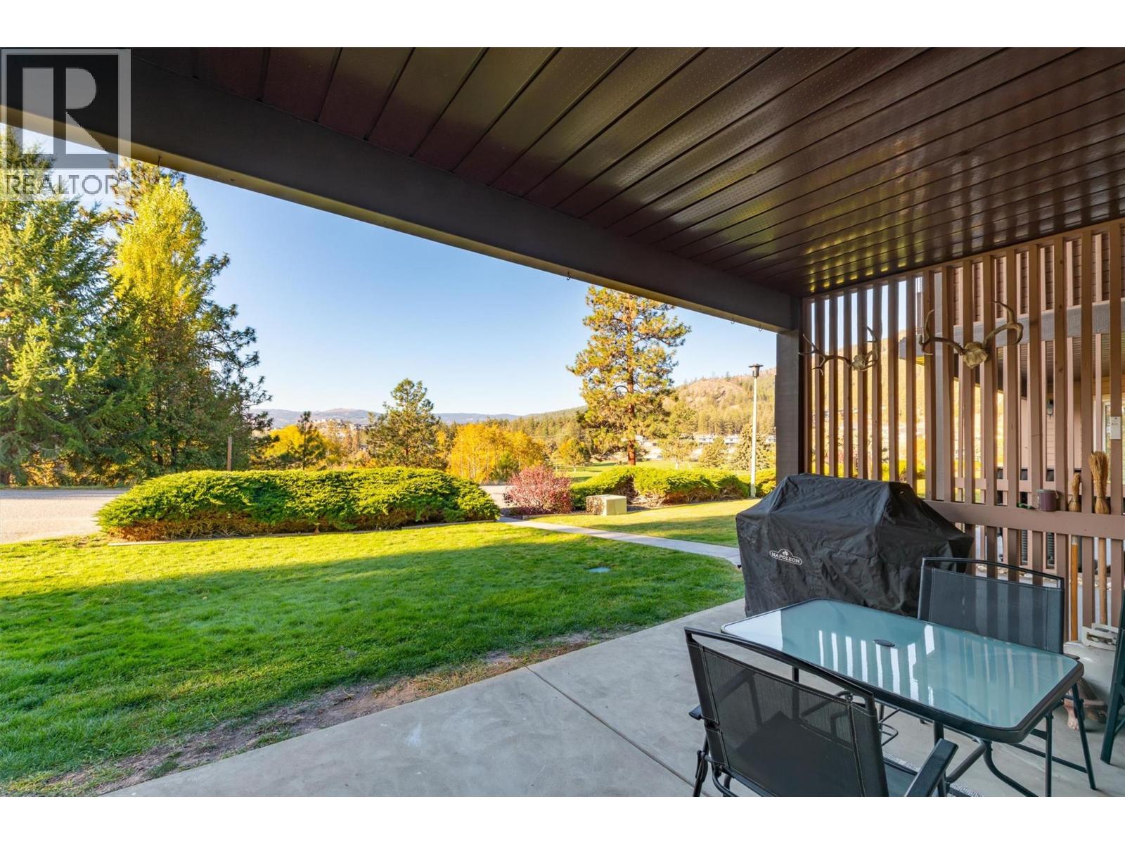  2218 Golf Course Drive, West Kelowna