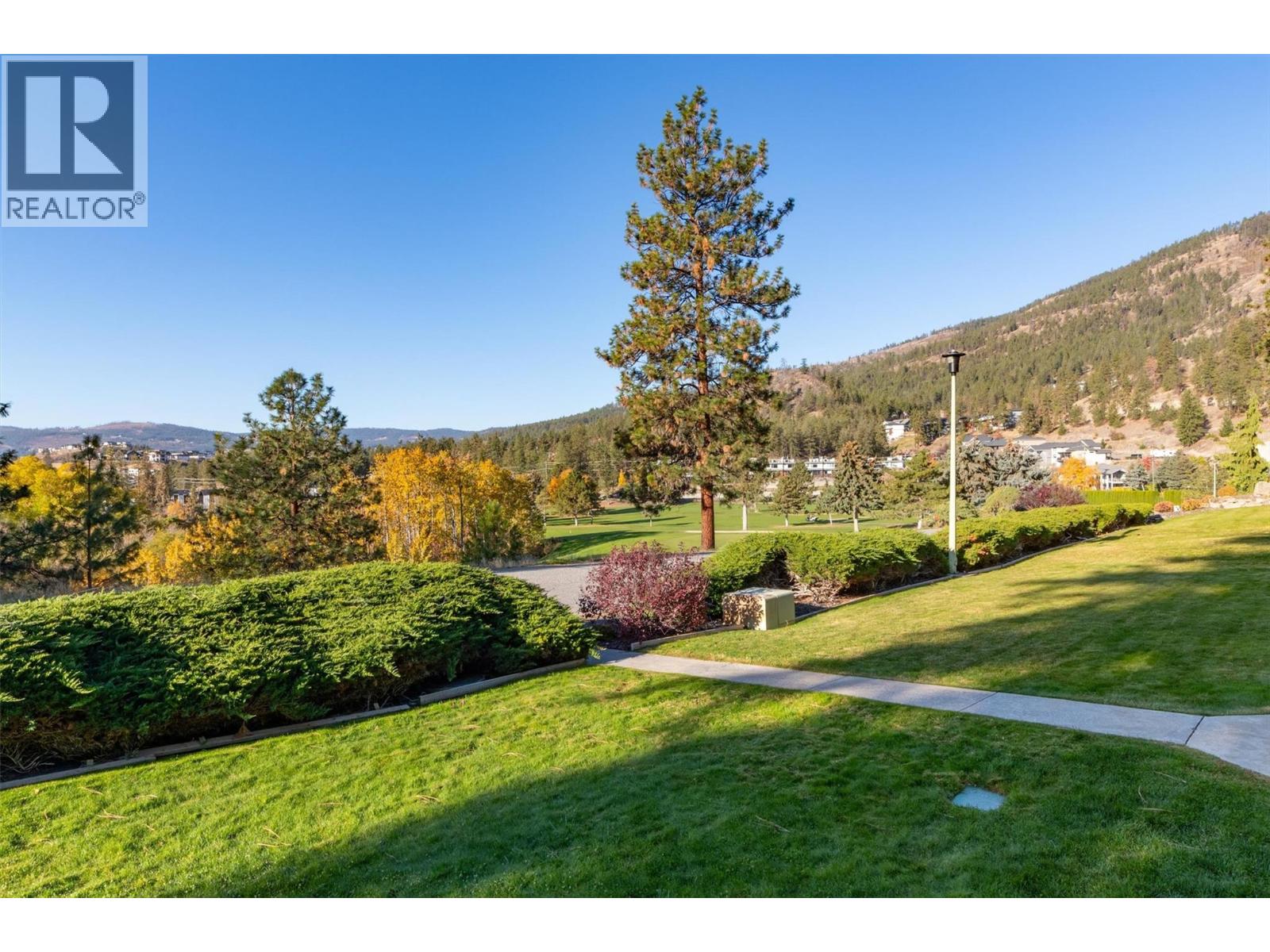  2218 Golf Course Drive, West Kelowna