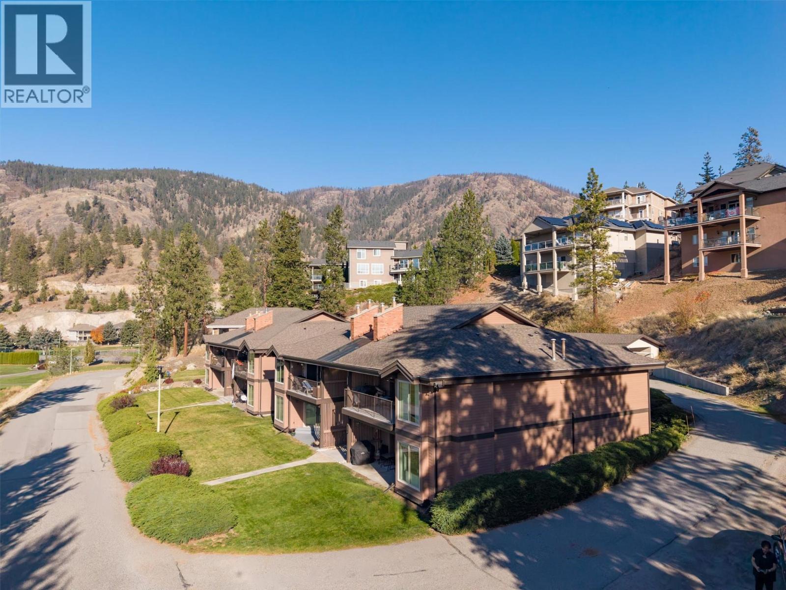  2218 Golf Course Drive, West Kelowna