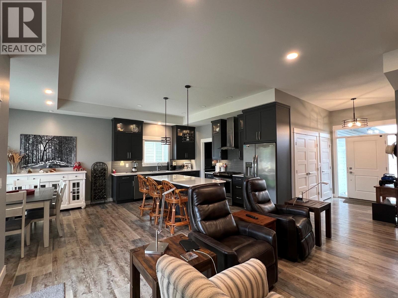 924 9th Avenue, Vernon - Image 1