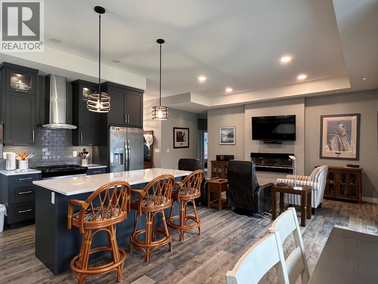 924 9th Avenue, Vernon - Image 1